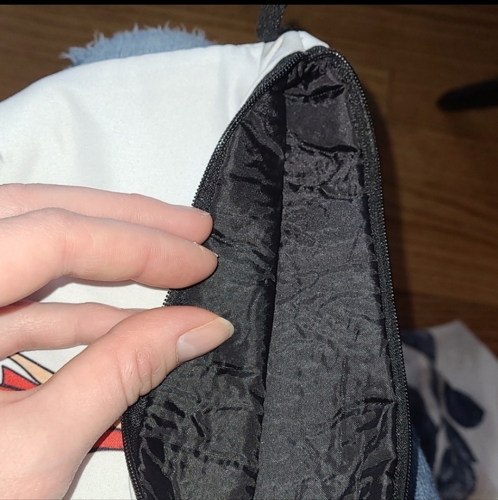 Jessica Rabbit Makeup Bag - Picture 7 of 7